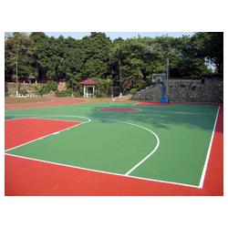 塑膠運動場地材料選購指南 從PVC卷材到預制型跑道卷材